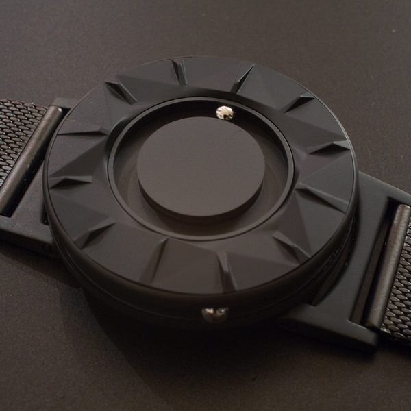 Đồng hồ Eone Bradley Element Black -  Thiết kế góc cạnh, sắc sảo, Chất liệu gốm ceramic chống trầy xước,