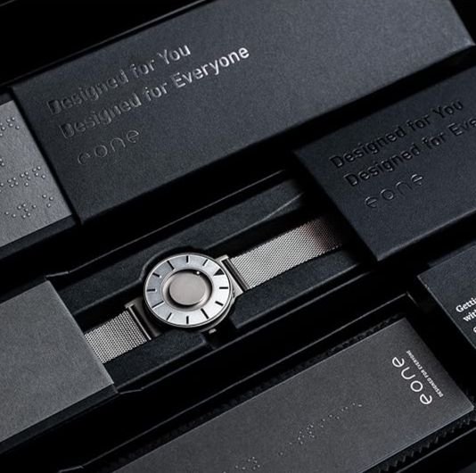 Đồng hồ Eone Bradley Element Black -  Thiết kế góc cạnh, sắc sảo, Chất liệu gốm ceramic chống trầy xước,